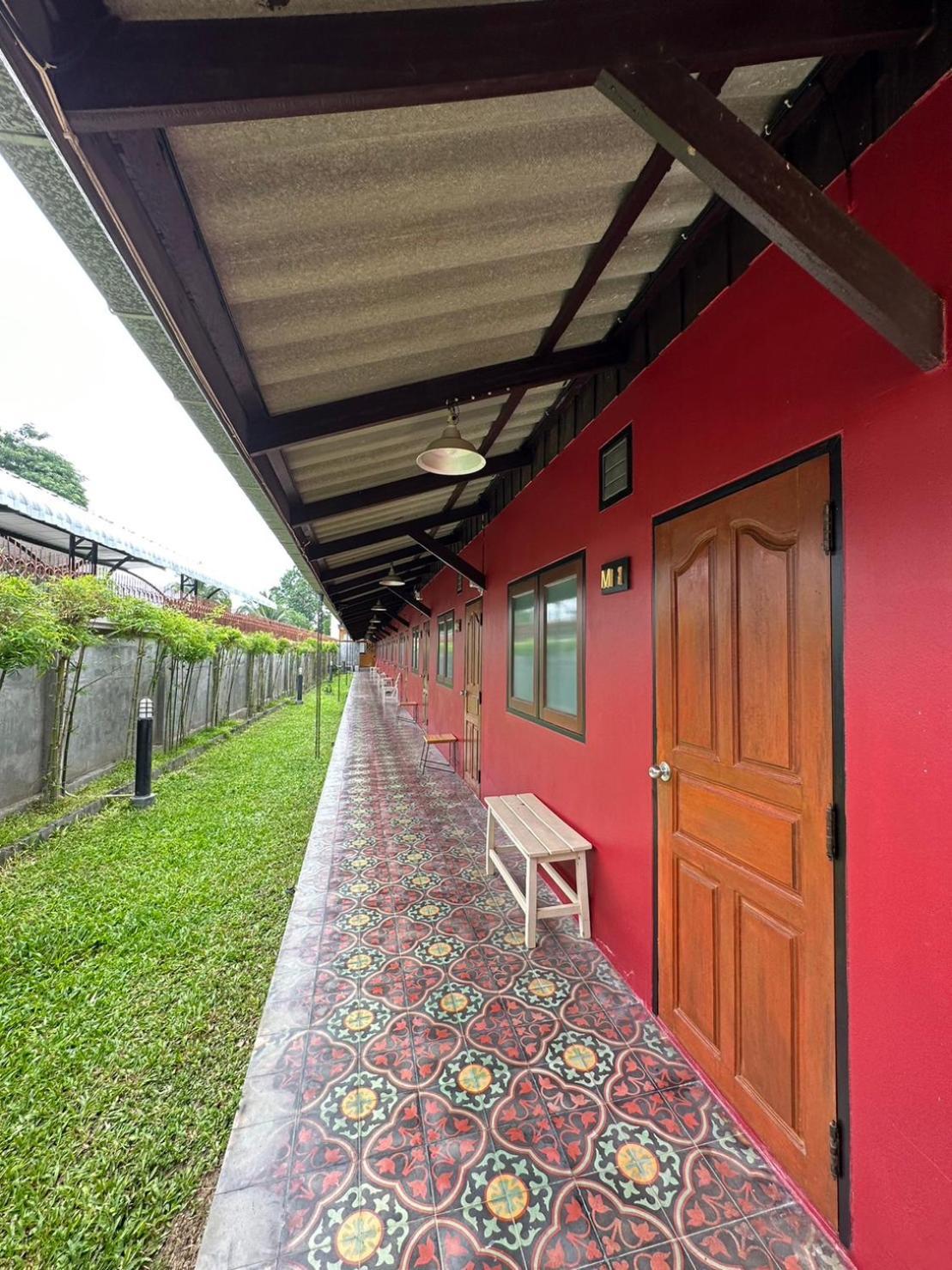 Baan Ma Feung Guesthouse Kanchanaburi Exterior photo