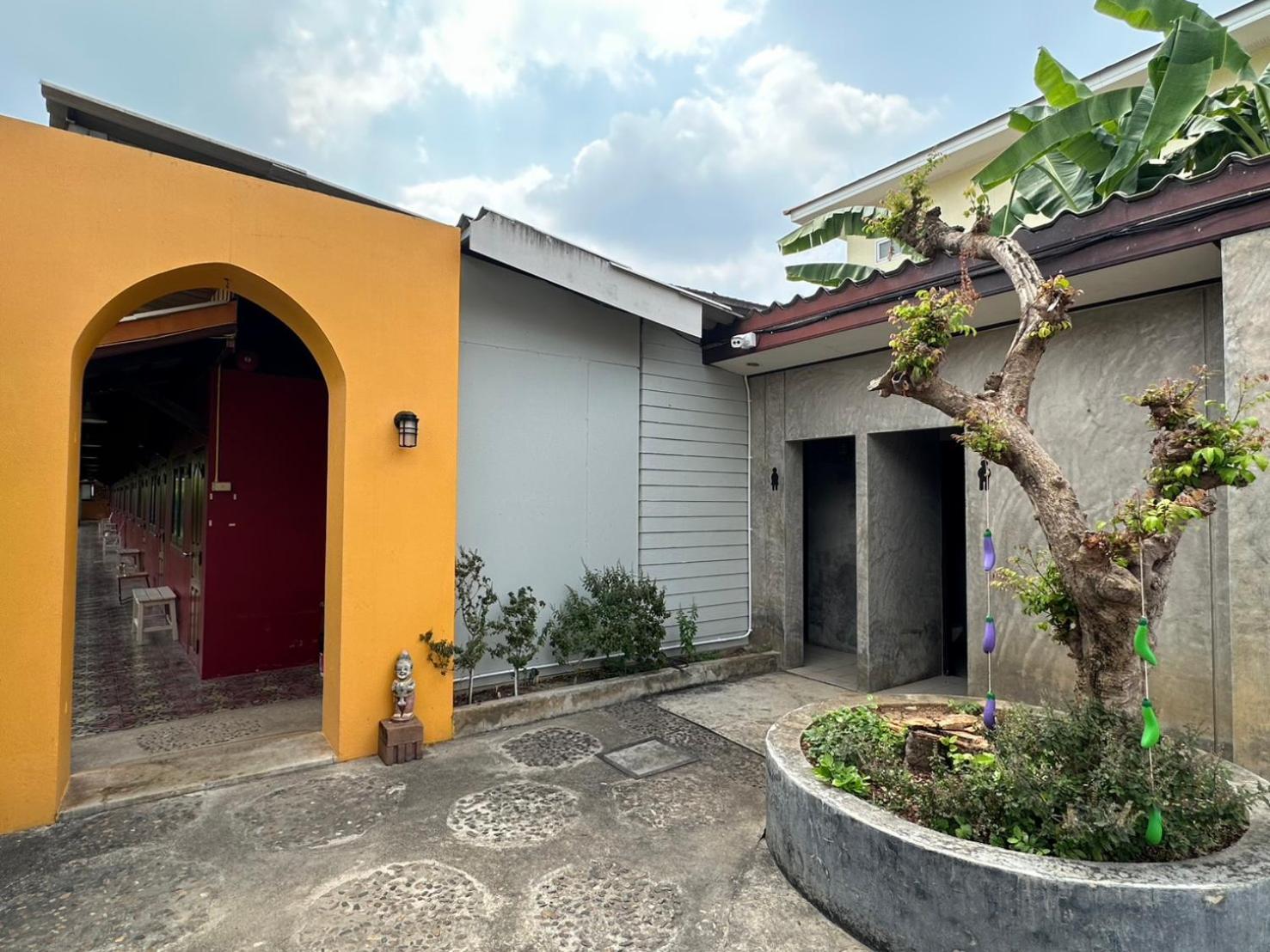 Baan Ma Feung Guesthouse Kanchanaburi Exterior photo