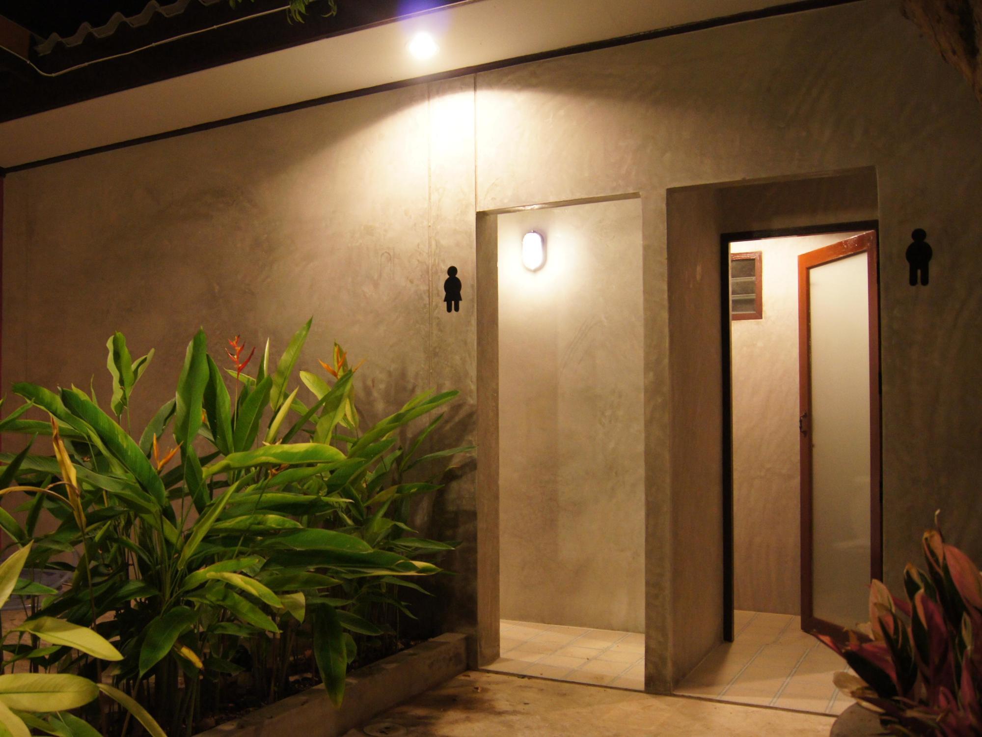 Baan Ma Feung Guesthouse Kanchanaburi Exterior photo